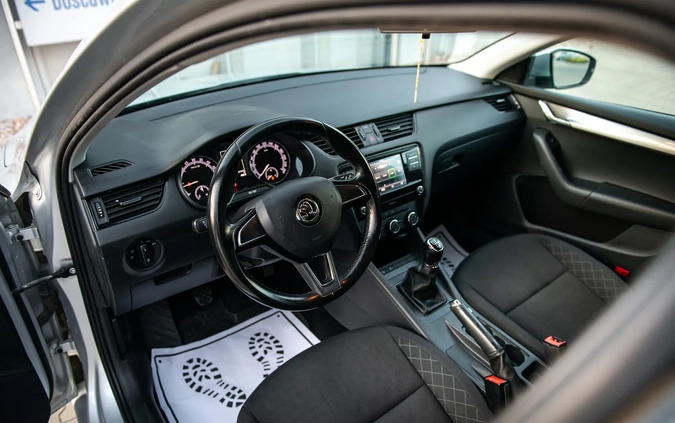 Skoda Octavia cena 39999 przebieg: 200000, rok produkcji 2018 z Płock małe 277